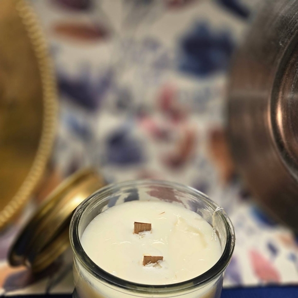 20oz Handmade Soy Candle - Picture 2 of 3